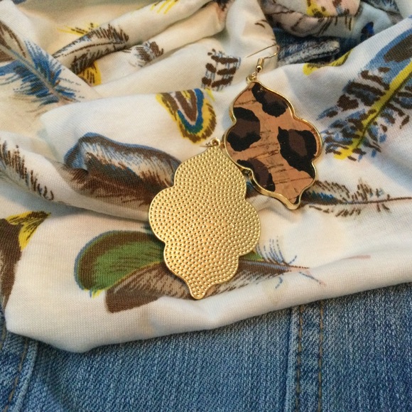 NWT Western Leopard Lightweight Dangle EARRINGS Cork - Picture 7 of 9